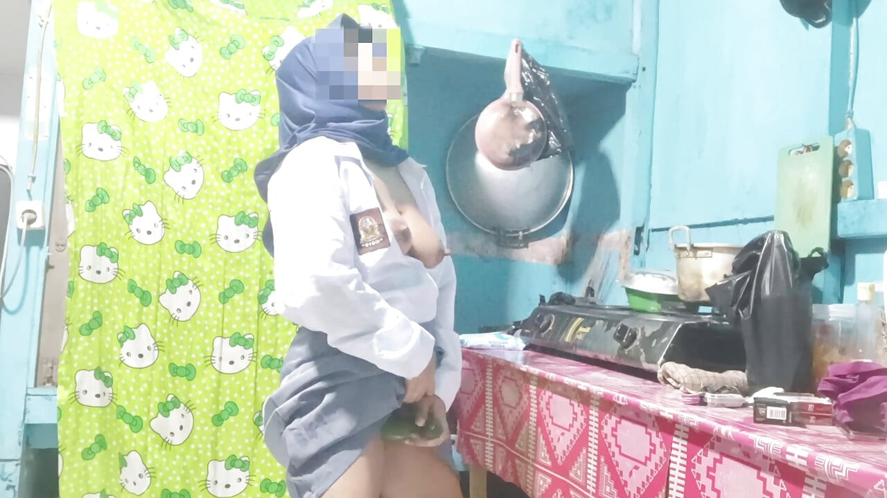 Sister-in-law masturbates before leaving for school