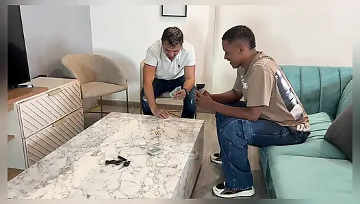 Ich Ficke Meinen Mann Mit Einem Grossen, Grossen Schwarzen Schwanz, Er Zerbricht Mir Fast Die Muschi