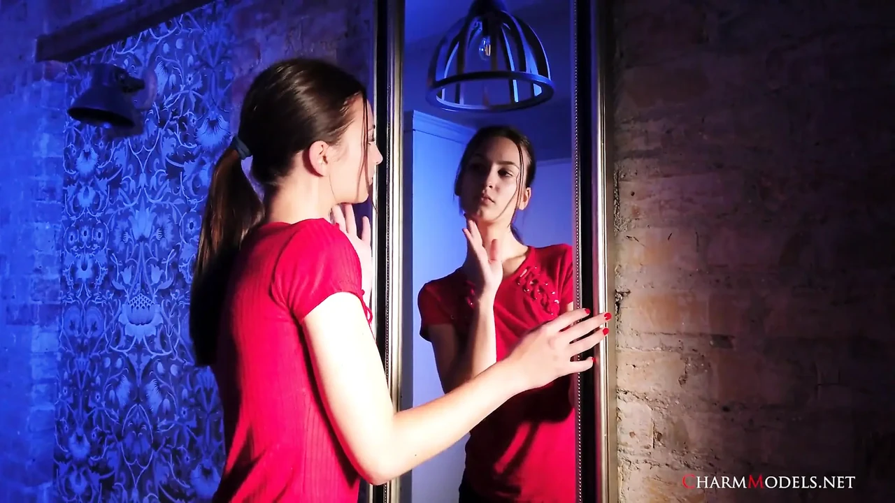 Adorable Teen Anna Without Panties - Video