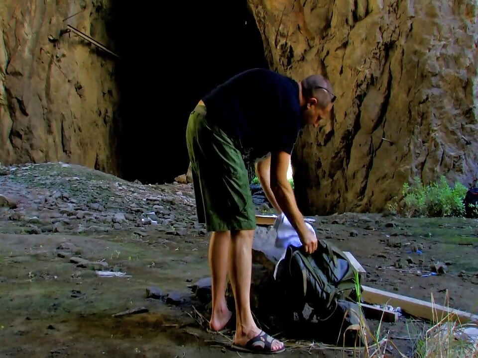 Esmeralda ıslak tacizde sikişiyor