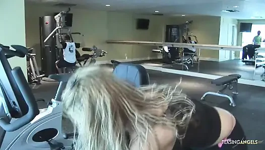 Beauty deep throats a hard cock after being picked up