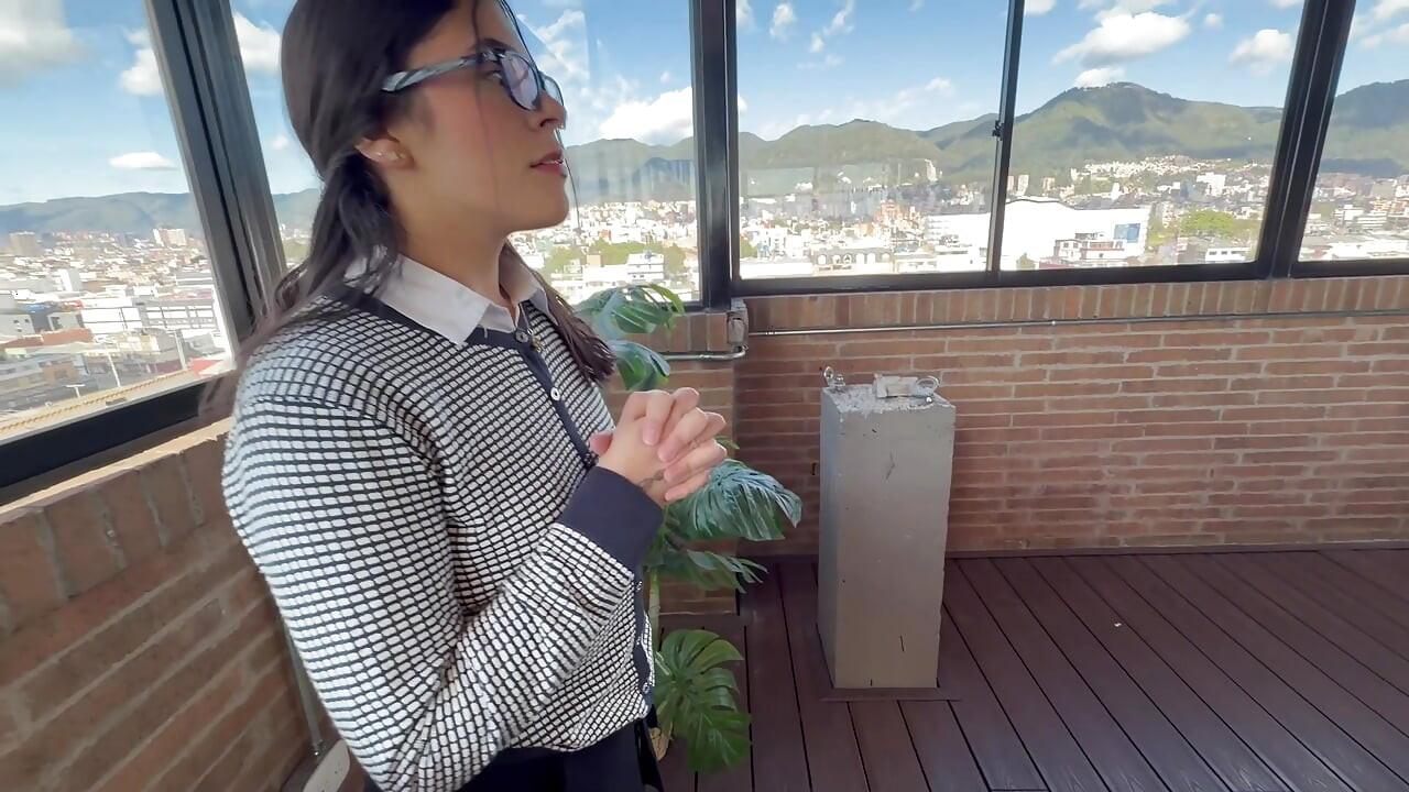 Engineer gets a big fuck from the architect to calm her anger and receive the work