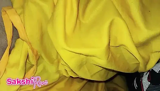 Kakak ipar india yang baru nikah lagi ganti baju, dia mergokin dever lagi ngentot