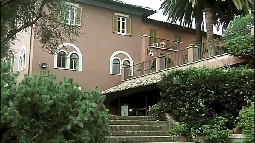 At Moana Pozzi's Club Pussy for Everyone