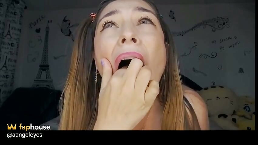 Polkání divokých plastových figurek