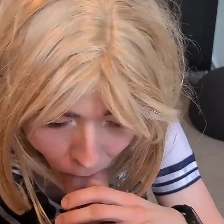 我化妆, 吮吸他的鸡巴并骑乘它 - Prettyboi2000x