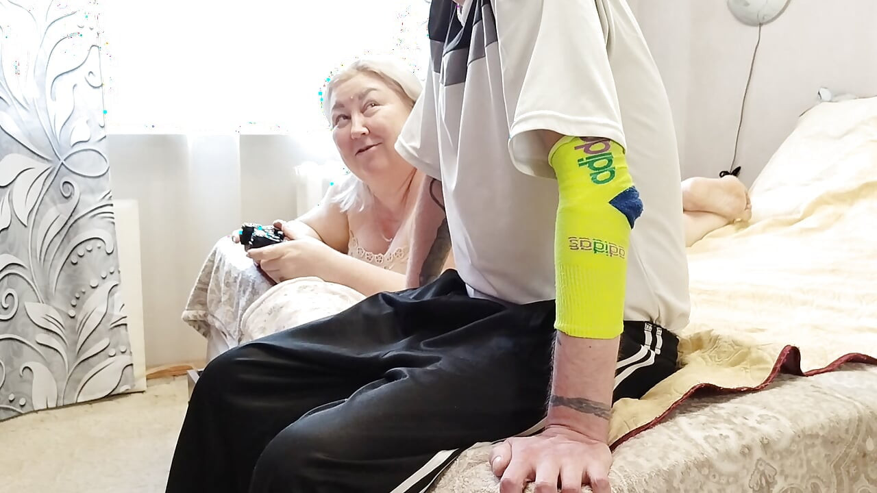 The game in the console ended with a blowjob from a girlfriend with swallowing cum