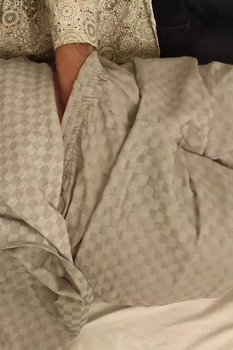 When the Housewife Got Pregnant, She Put It in Her Mouth
