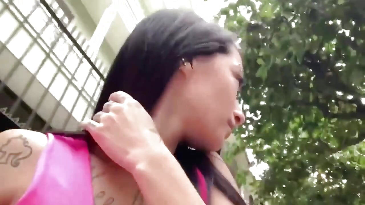 我去了RJ，我想獻出我的貓咪，但沒有人出現