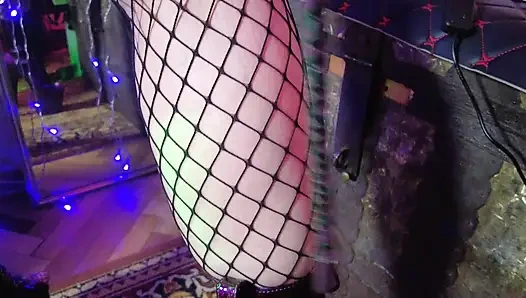 Eva latex femdom fetish pantat bahenol tante seksi dengan pantat bahenol lagi asik muasin memeknya sendirian pakai sepatu hak tinggi