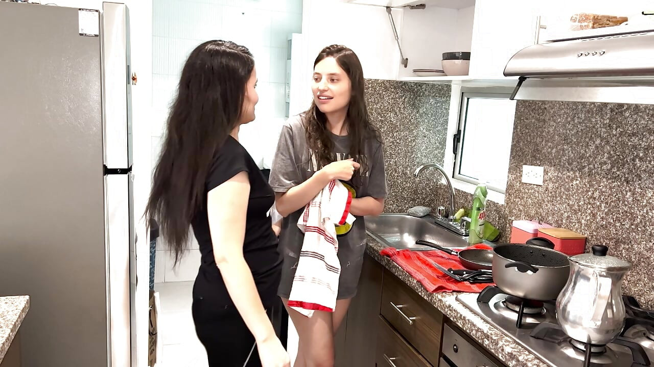 เราสนุกกับการสัมผัสตูดและหีของกันและกัน