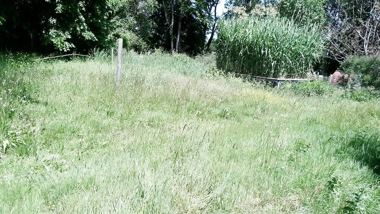 Strong Wife Workday - Strong BBW Uses Her Man as Leg Press After Mowing the Lawn