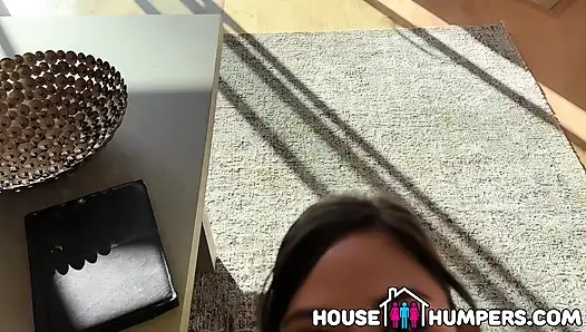 Yeni evliler açık ev: evli kadın emlakçı Scarlett Alexis'i kocasına sakso çektirirken yakalıyor - ffm üçlü seks için katılıyor