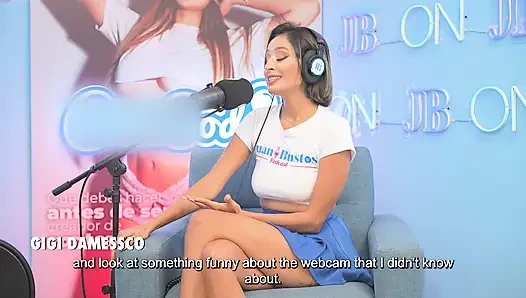 Erkek delisi gigidamessco zevkle çığlık atıyor: amcığı sikiş makinesi tarafından sırılsıklam