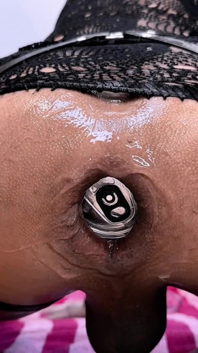 Nezaobilazan trenutak iz "Trans Anal Dildo Extreme"