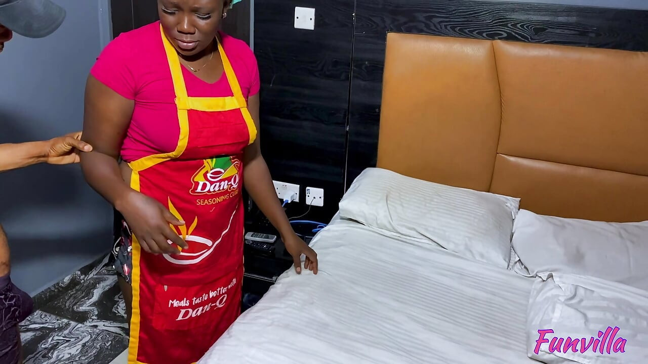 Murzynka pracownik nie mógł się oprzeć długiemu BBC swojego szefa