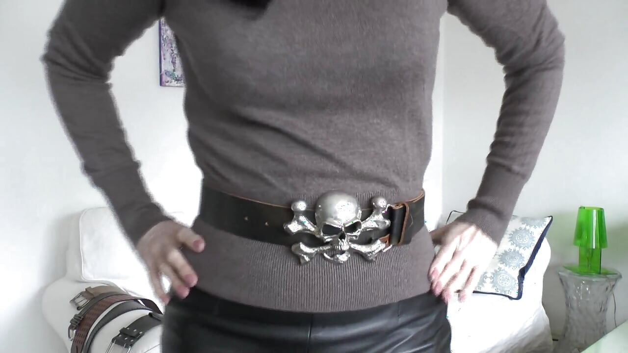 Ceinture dans le salon, partie 2, Lady Victoria Valente