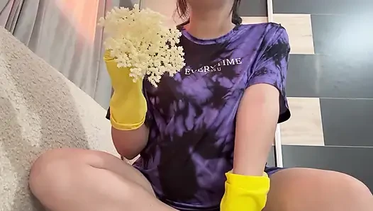 I'm Allergic to Elderflower. Suddenly My Sneezing From Masturbating Stopped