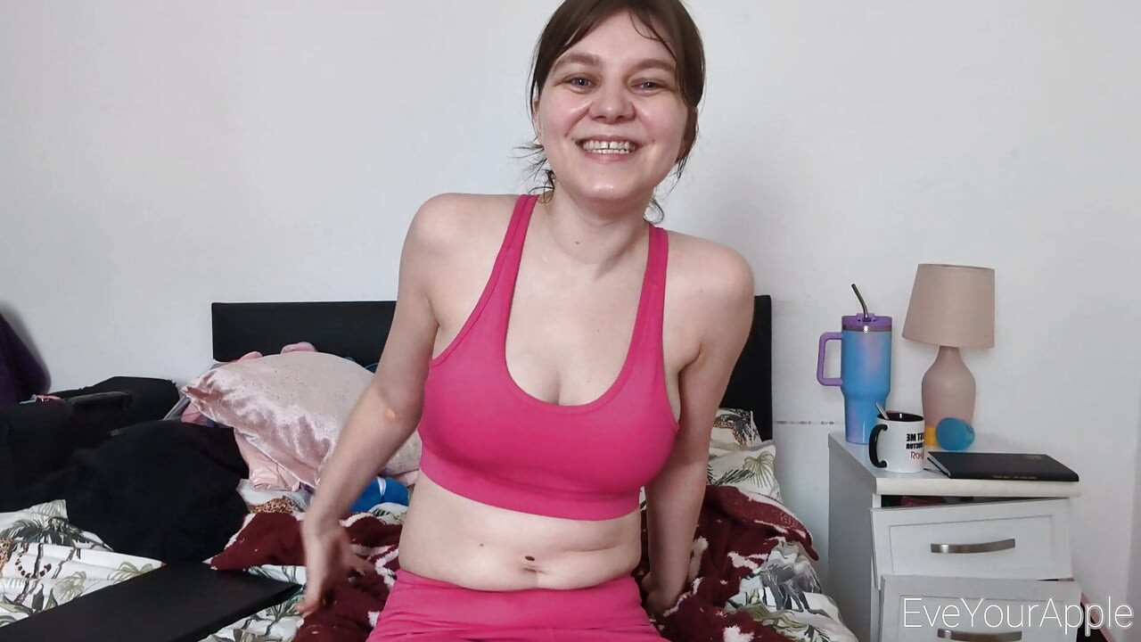 Cute Gym Girl Eve Catches You Up On Life