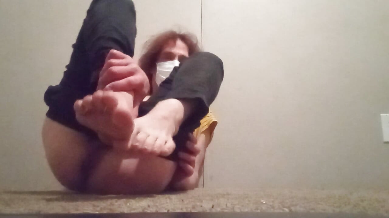 Facemask fetiș fanclub Video a lunii (ffvotm); Aprilie 2023