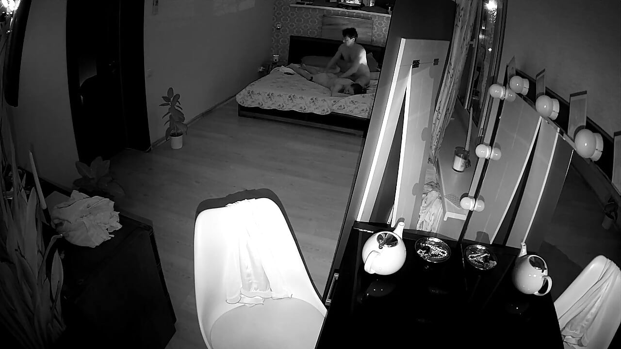 Kamila og Danildo nøgen røv massage