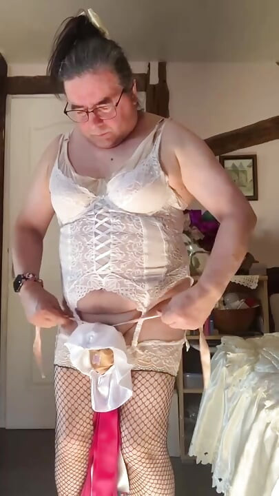 In an underwear outfit to put 12 ribbons on my clit