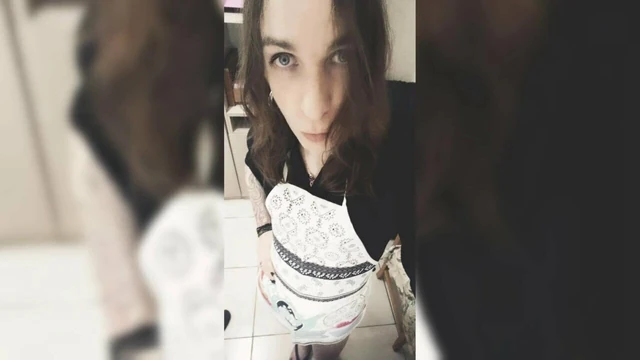 Shemale Maid