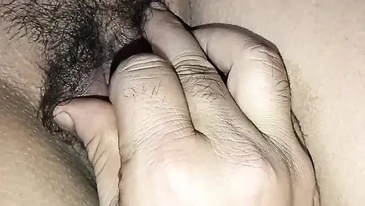 Desi Pooja Bhabhi Apni Chut Masajı