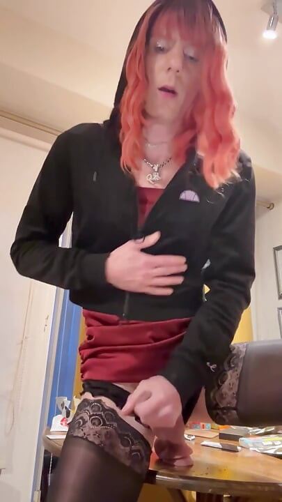 Jess seide reitet dildo