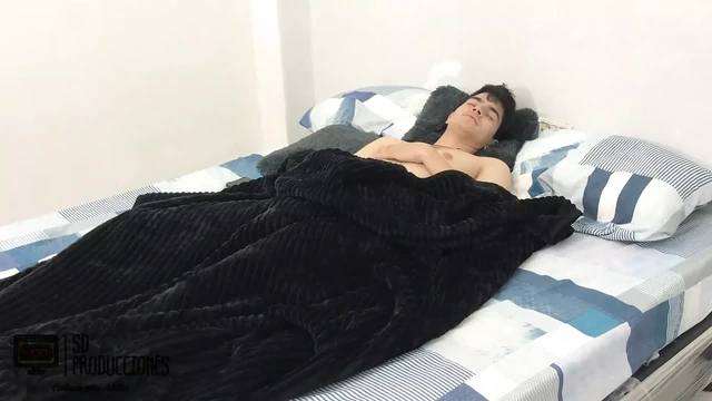 While My Stepbrother Is Lying I Put Some Handcuffs on Him - Porn in Spanish