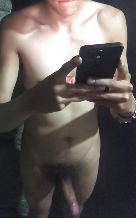 Delicioso cuerpo de flaquito caliente