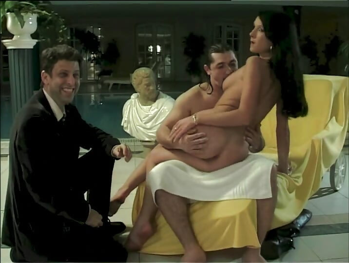 一个美丽的黑发啪啪