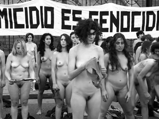 Protesto de nudez na argentina