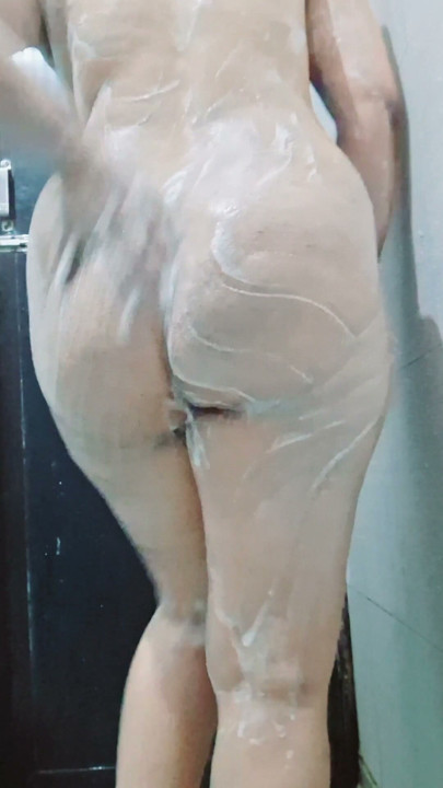 Desi bhabhi anal fingering at bathroom | Clip 1