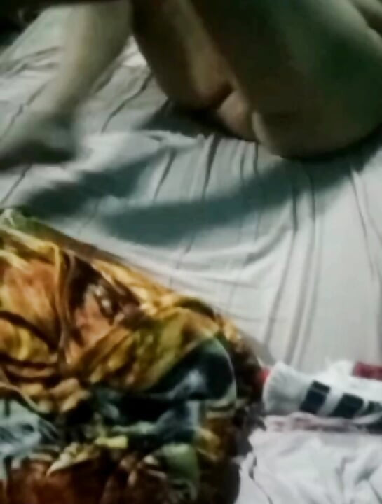 Tingnan mo kung paano ko sinisipsip ang gatas gamit ang aking bibig