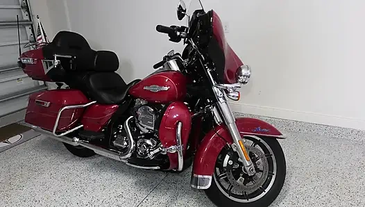 Mucize bir Harley'de sikiliyor