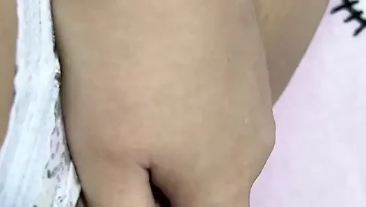I masturbate my big hairy and big pussy