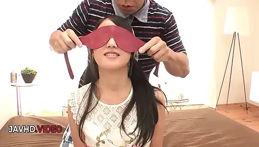 Suzu ichinose si cewek cantik Asia yang menggoda nyepong kontol luar biasa wow