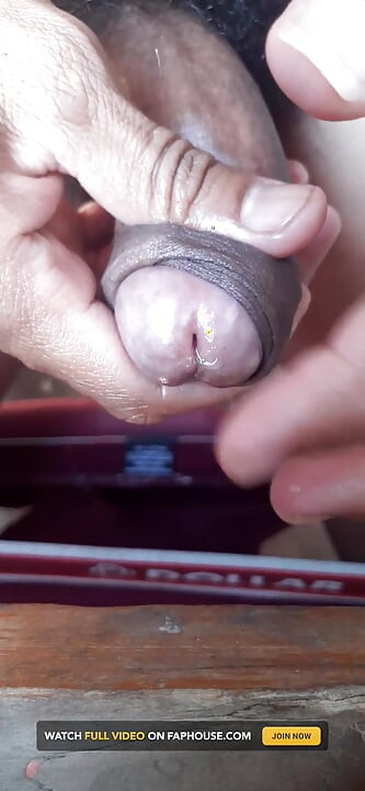 Corrida en masturbación con negro grande polla de hombre indio follando