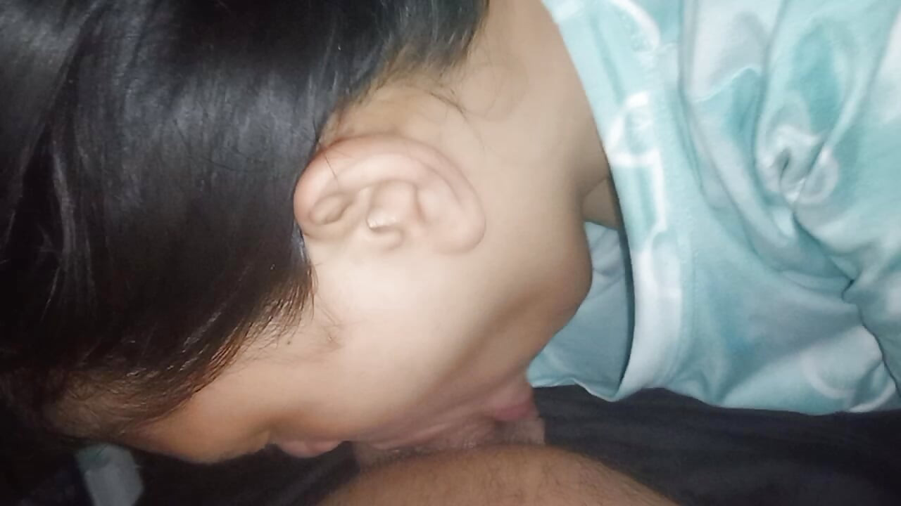 My pinay friend suck my dick until i cum in her mouth