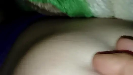 Den schwanz einer reifen mutter von hinten verfolgt