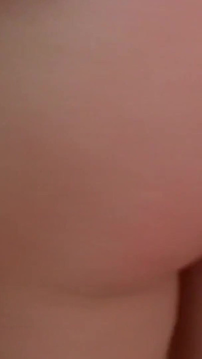 Klíčový okamžik z "Miluje, když jí nevlastní otec chčije do obličeje!"