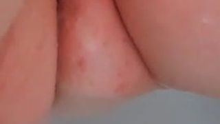 Оргазм киски в любительском видео
