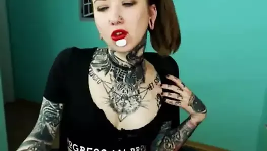 Tattooed lady webcam