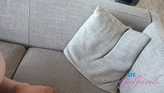 Zoey pengen dicrot di dalam sama kontol ayah