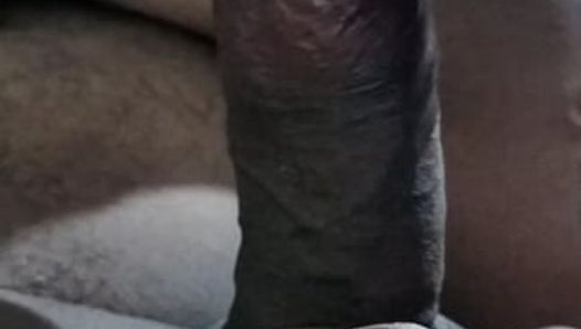 Blowjob zu bekommen macht Spaß, aber nach einem guten blowjob ist die Massage mit einem Handjob besser.