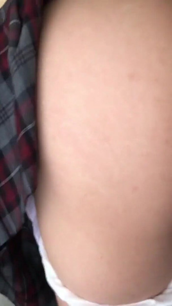 Silný okamžik z "Soukromé vaginální natočené video, kde studenti a učitelé překročí hranici, odstraním jej okamžitě"