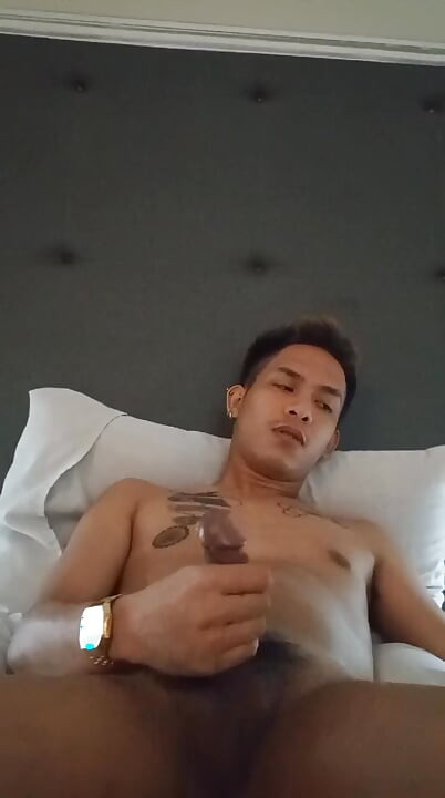 Seksi Asyalı adam otelde mastürbasyon yapıyor