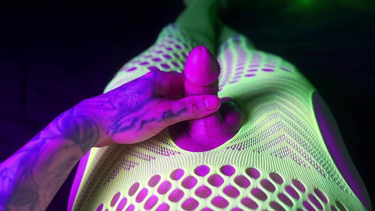 Nem baj, ha kíváncsi vagy. Nem mondom el senkinek. Megígérem.  (aranyos femboy)