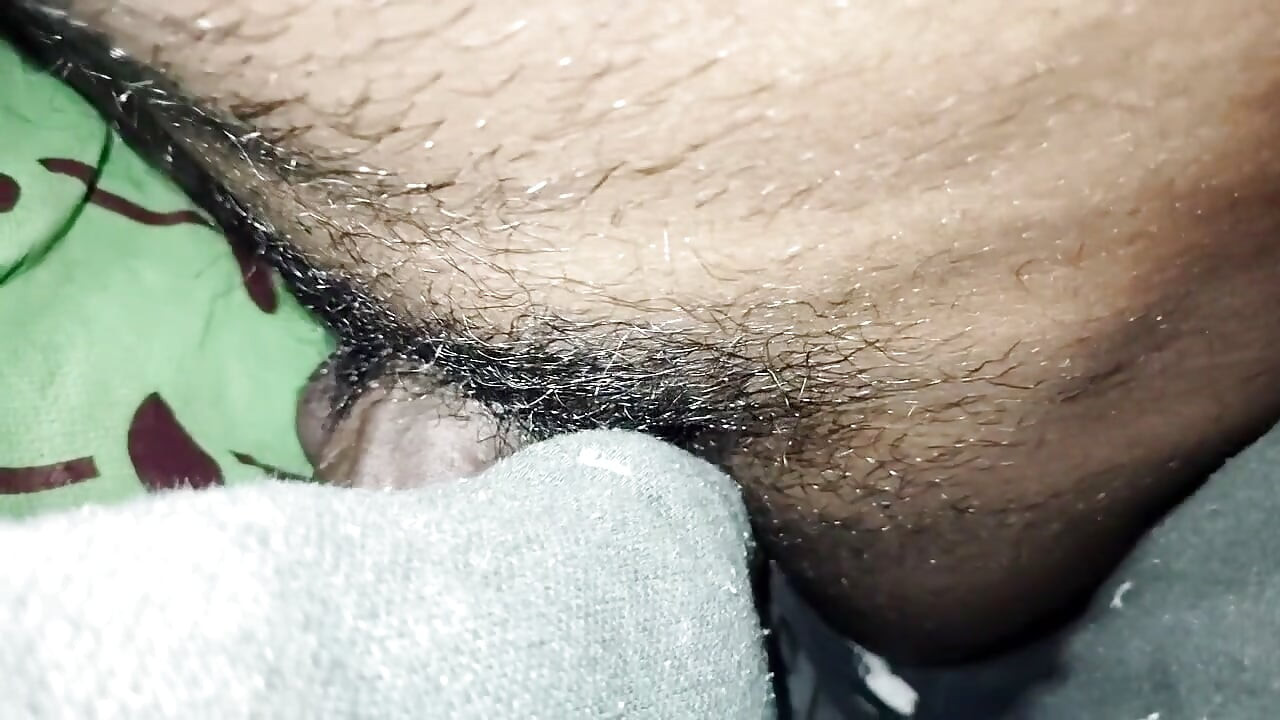 di selimut, saudara ipar yang sendirian menolak, jadi selimut itu dikonsumsi.